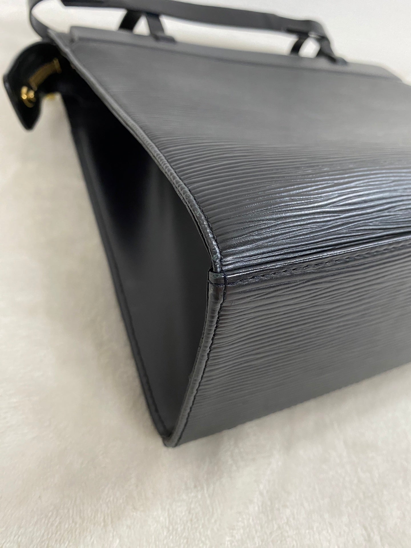 Louis Vuitton Black Genuine Leather Epi Croisette PM Shoulder Bag