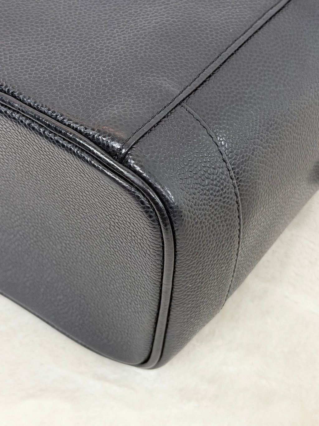 CHANEL Vertical Vanity Bag - Caviar Black