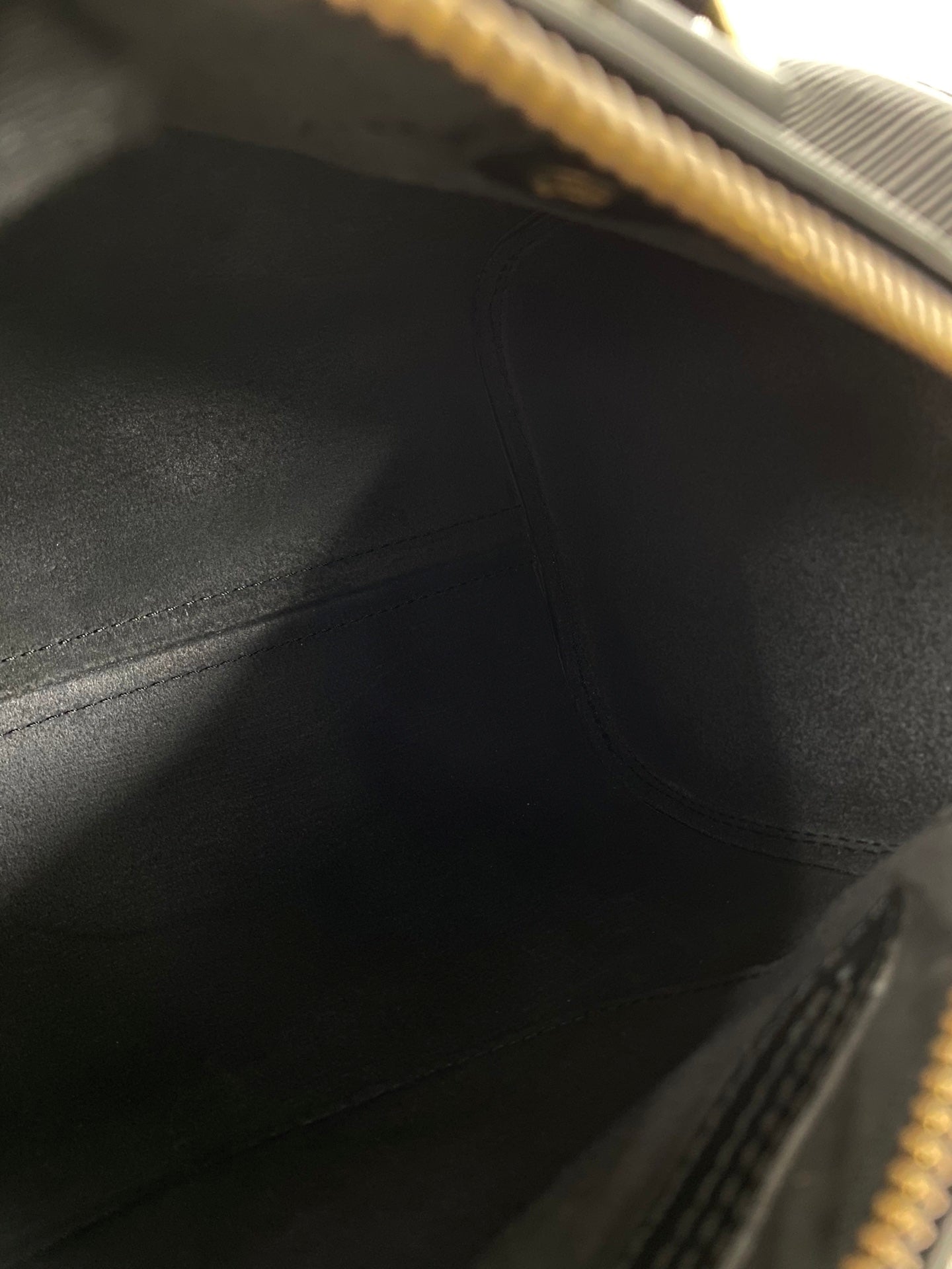 Louis Vuitton Speedy