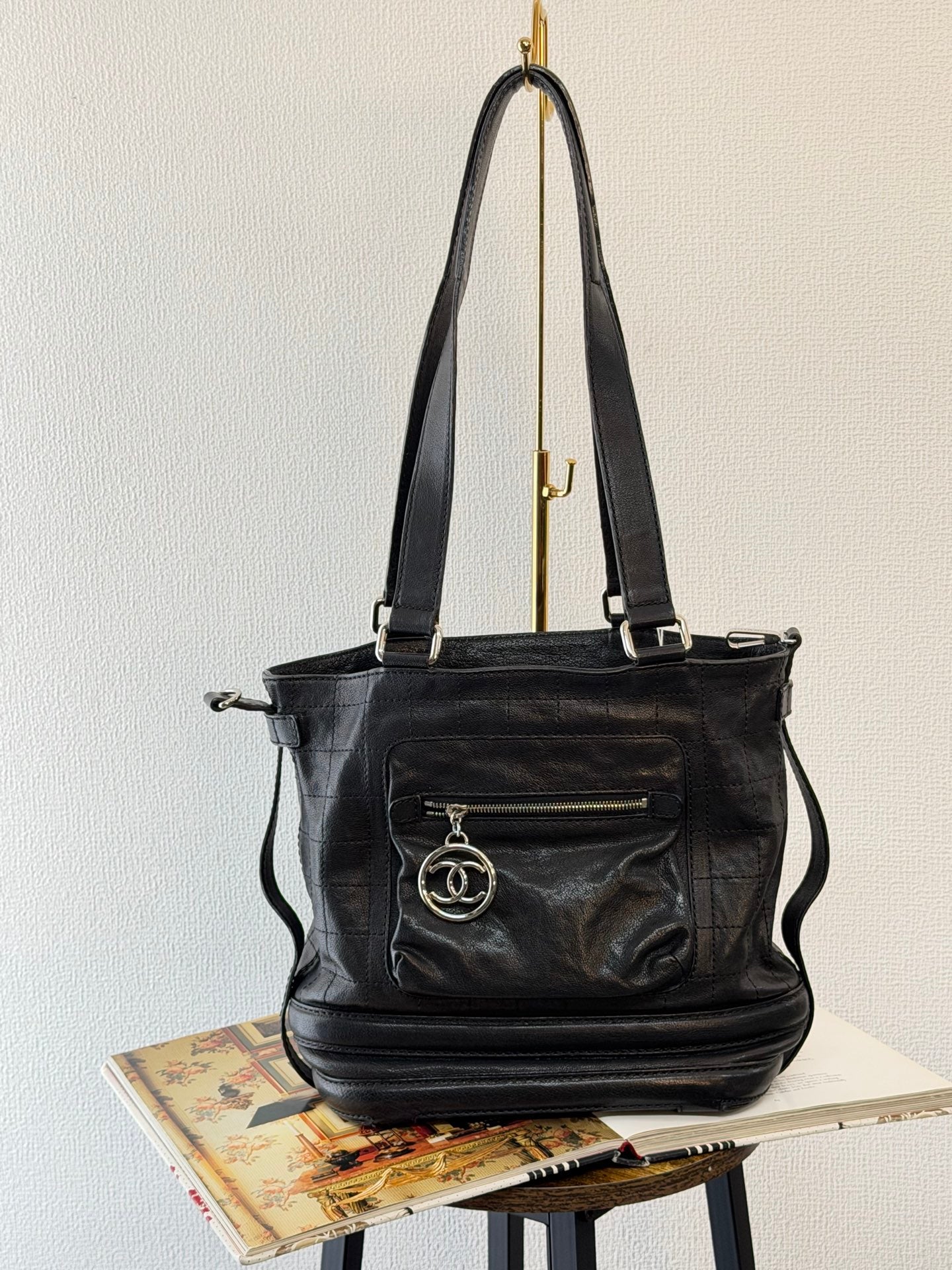 CHANEL Black-silver Totebag