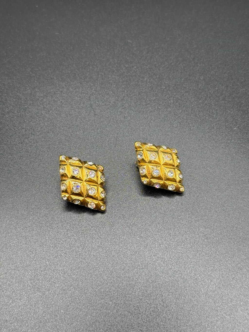 CHANEL Rheinstone earring