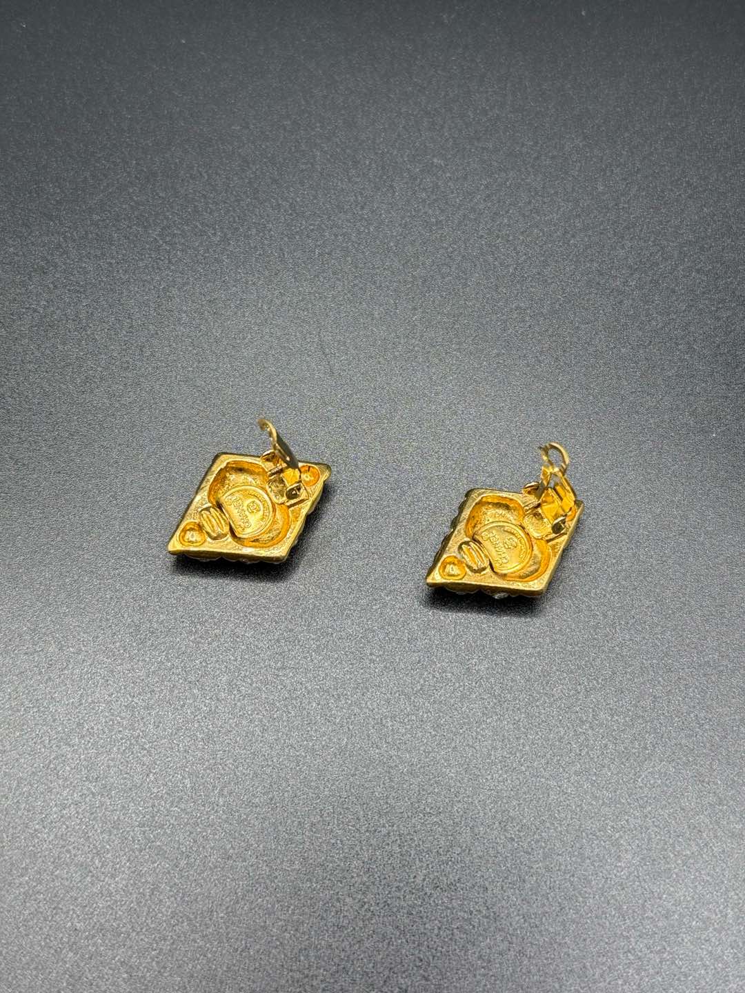 CHANEL Rheinstone earring