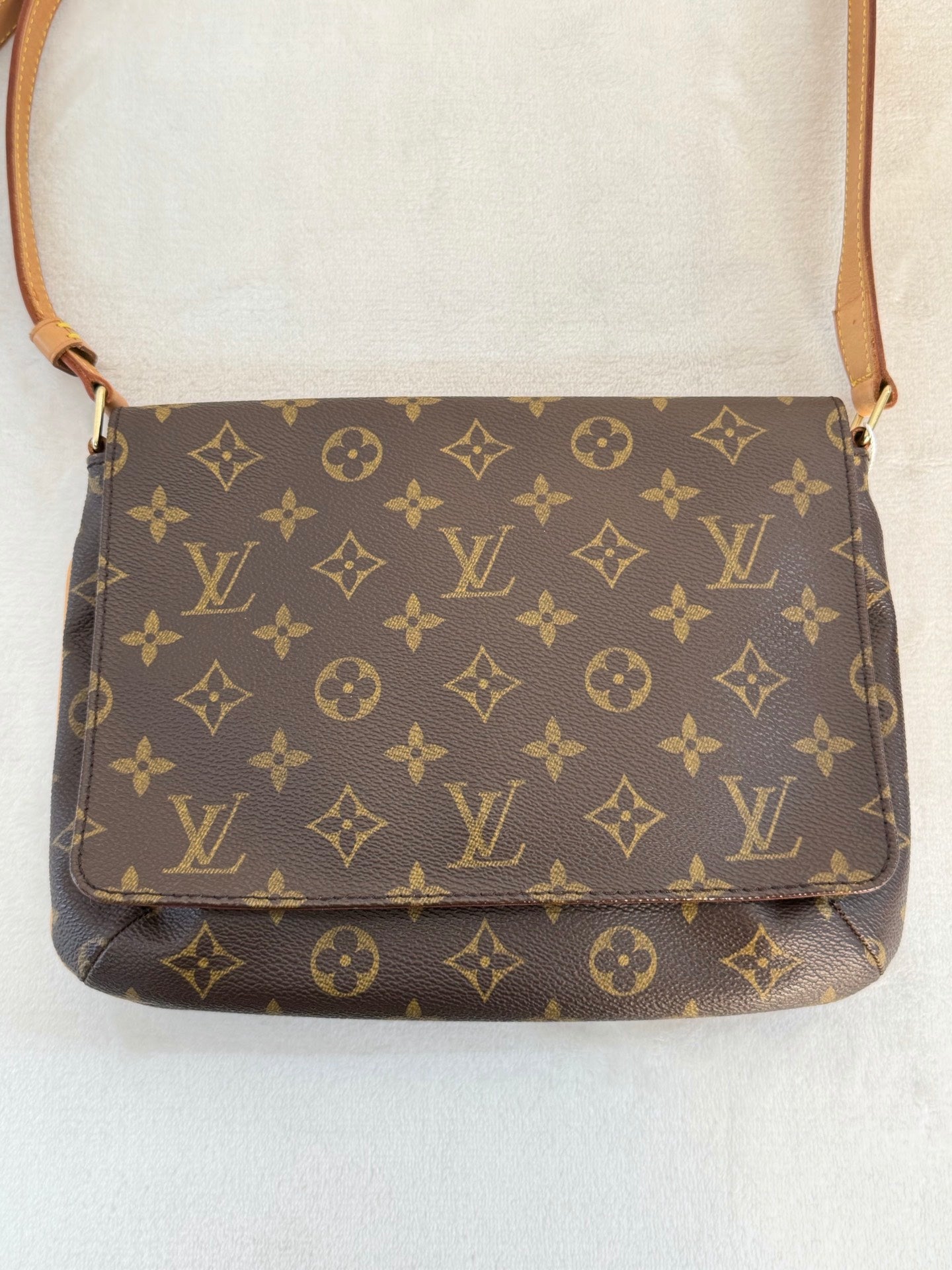LOUIS VUITTON Monogram Shoulderbag