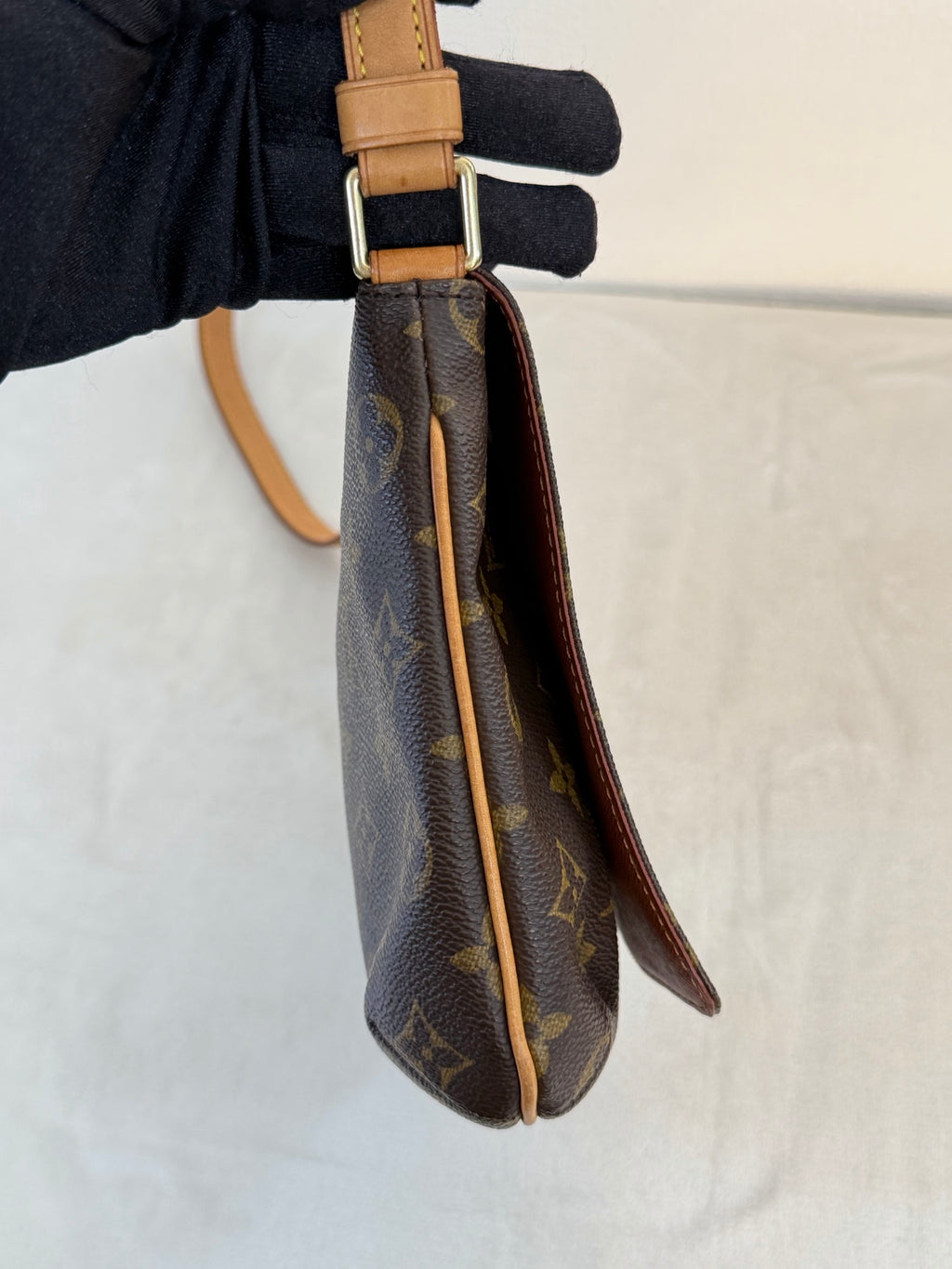 LOUIS VUITTON Monogram Shoulderbag