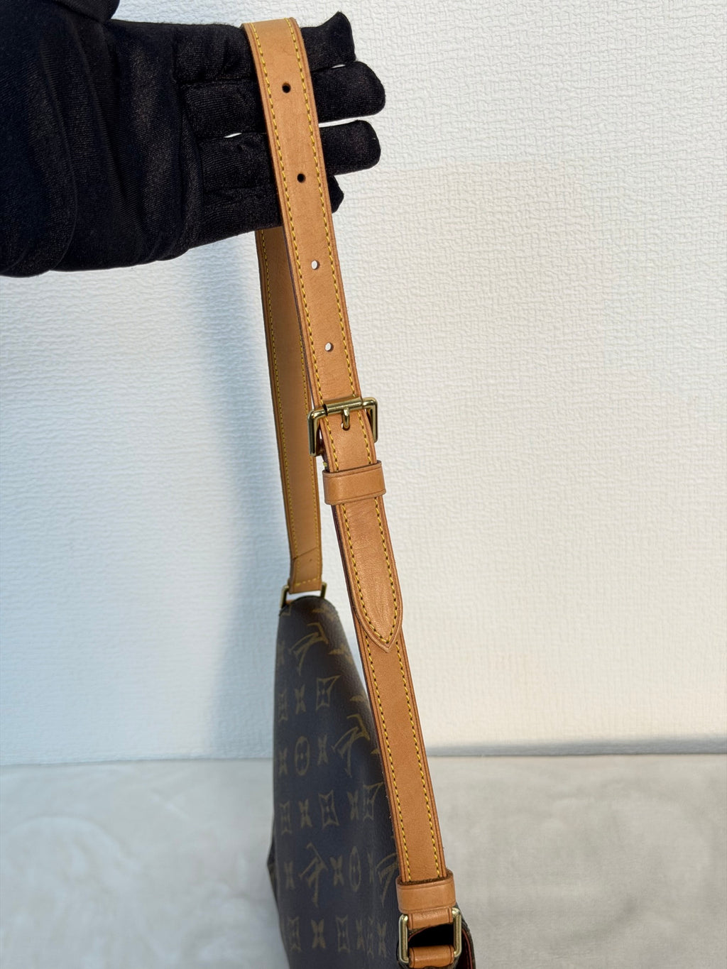 LOUIS VUITTON Monogram Shoulderbag