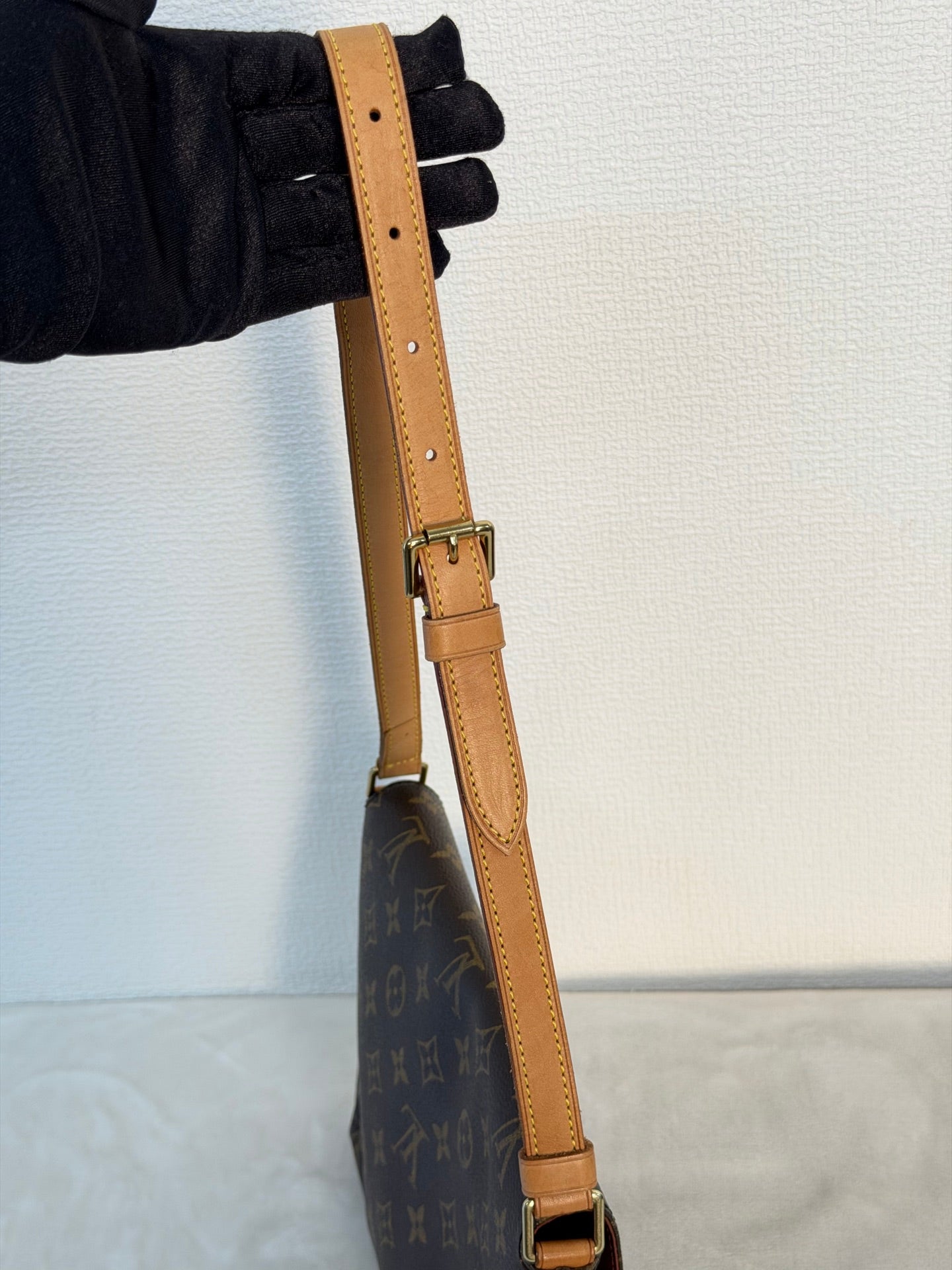 LOUIS VUITTON Monogram Shoulderbag