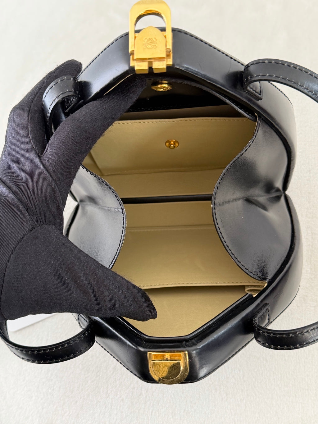 LOEWE Mueseum Shoulderbag