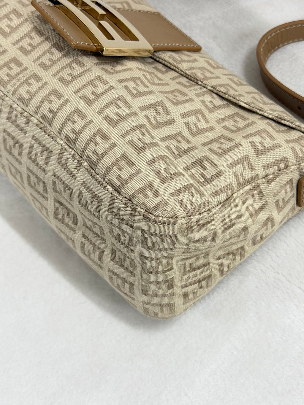 FENDI Beige Baguette Shoulderbag