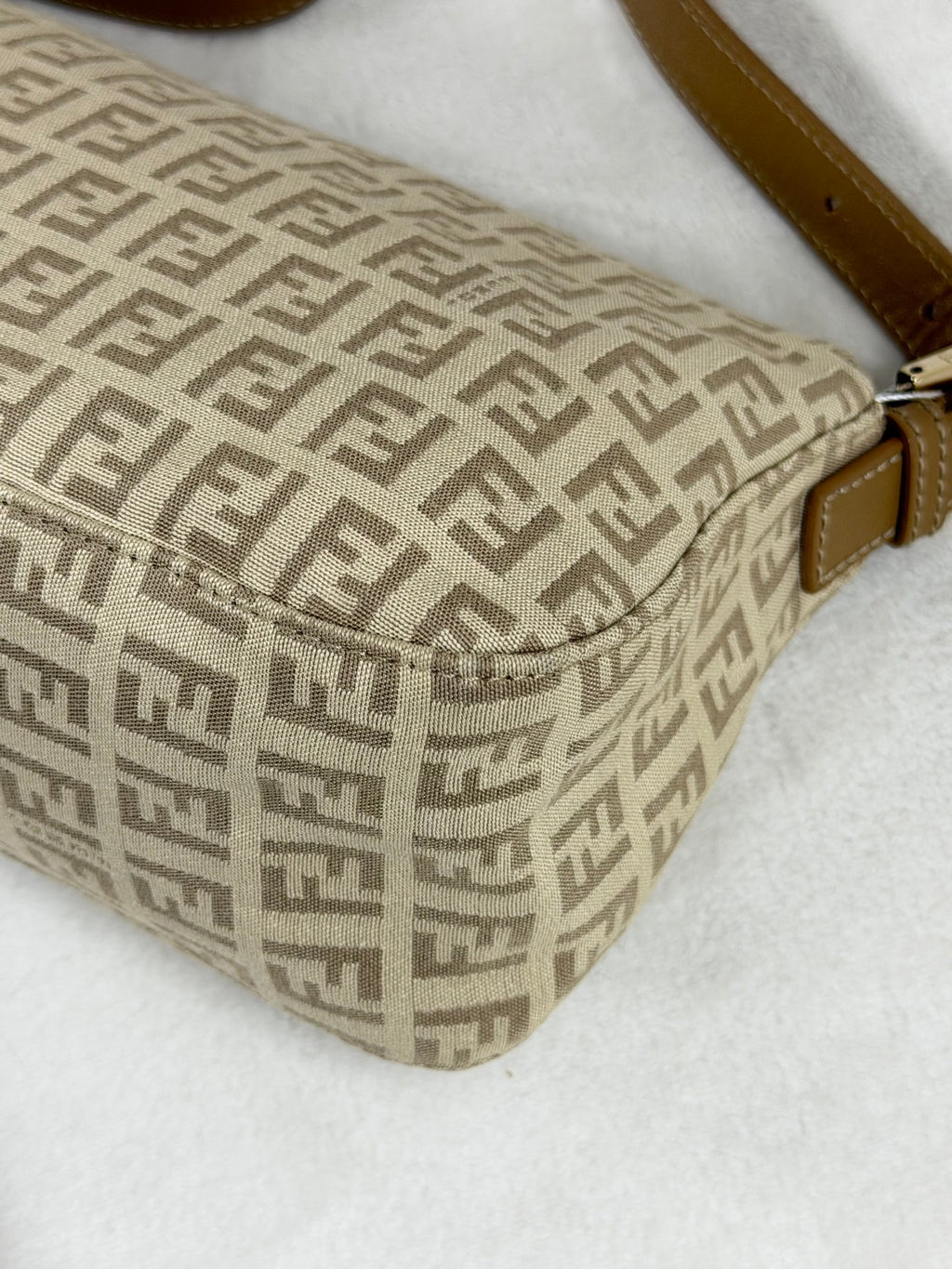 FENDI Beige Baguette Shoulderbag