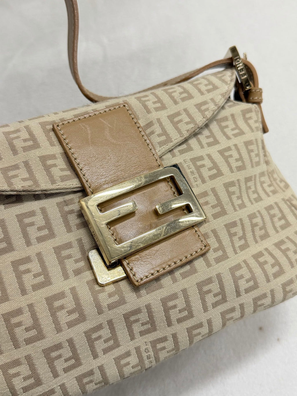 FENDI Beige Baguette Shoulderbag