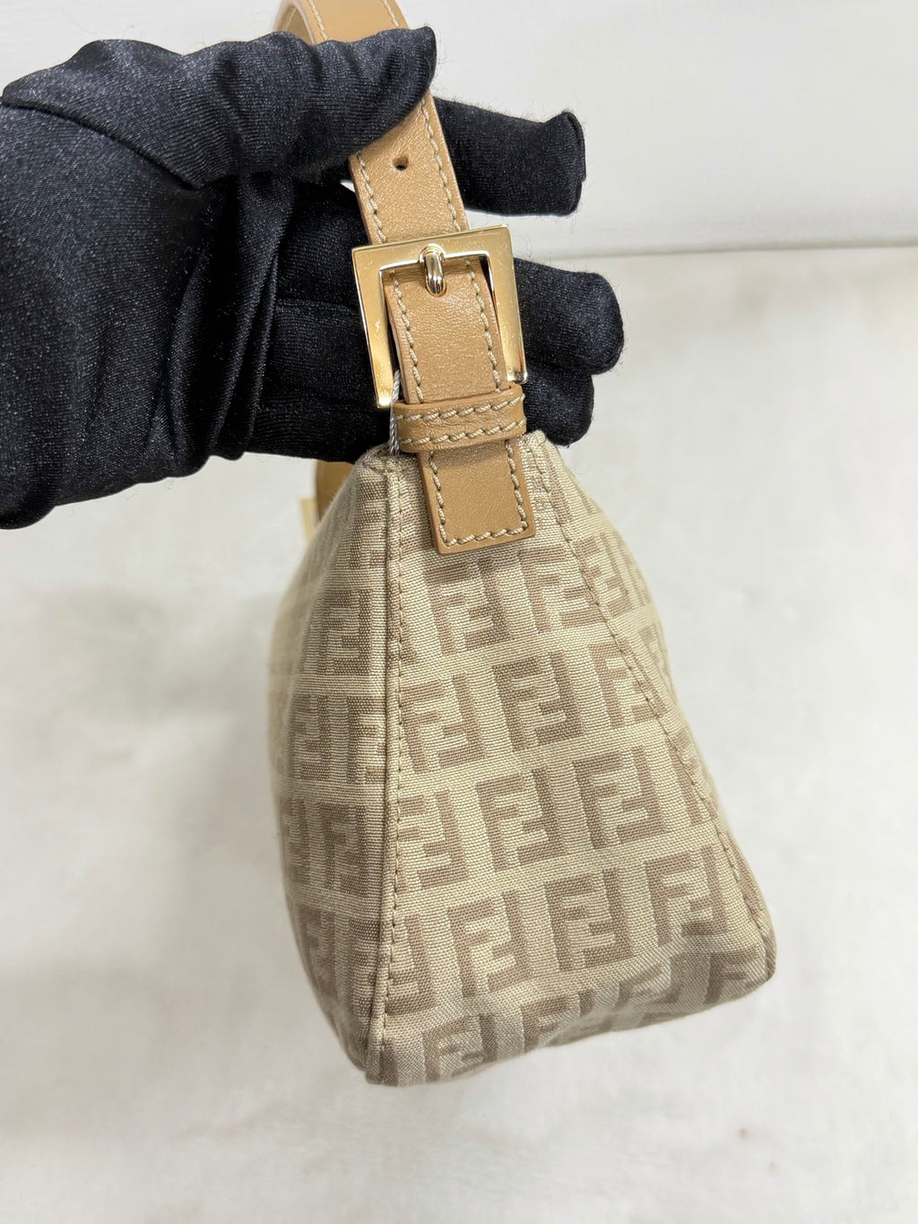 FENDI Beige Baguette Shoulderbag