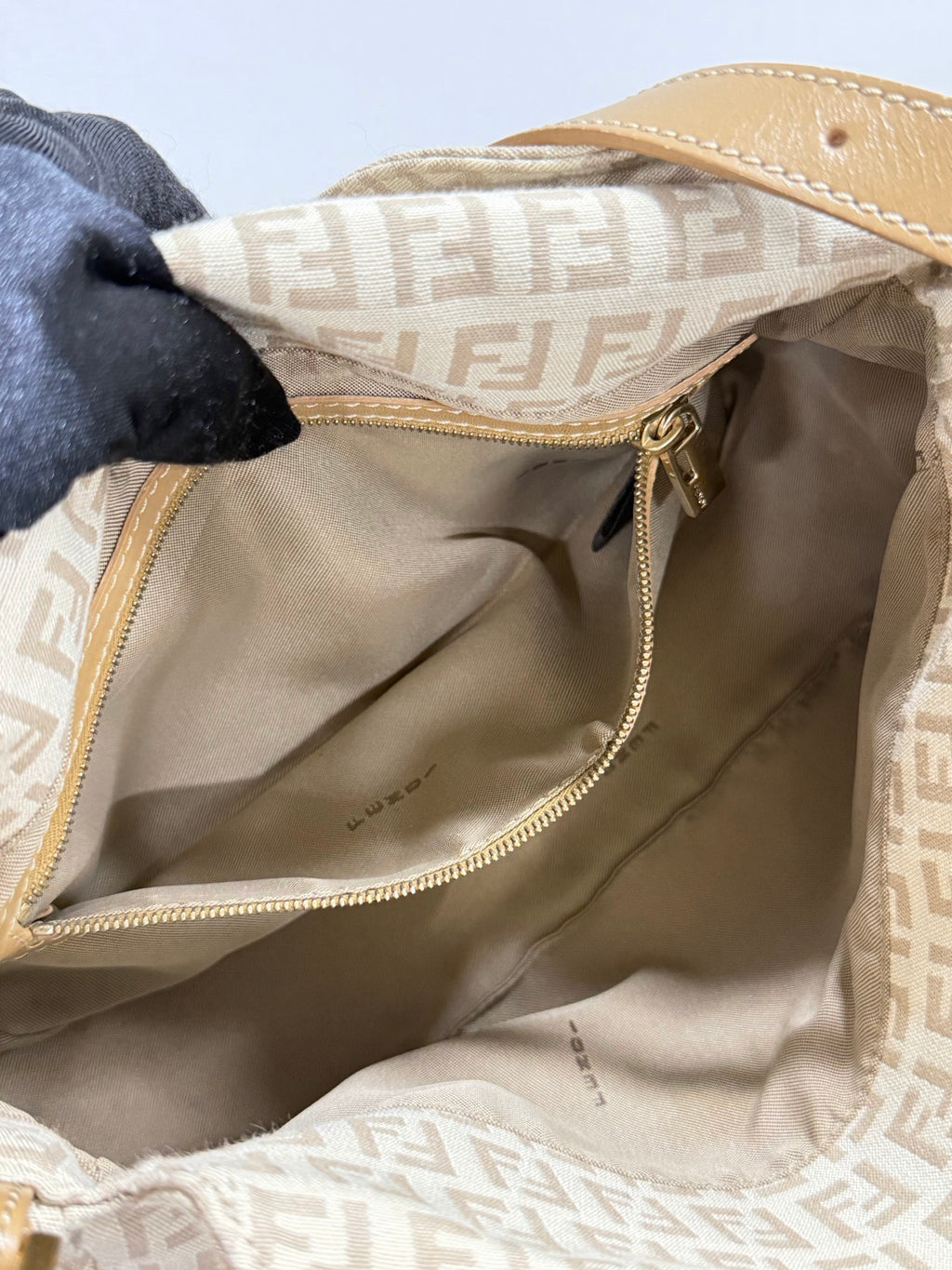 FENDI Beige Baguette Shoulderbag