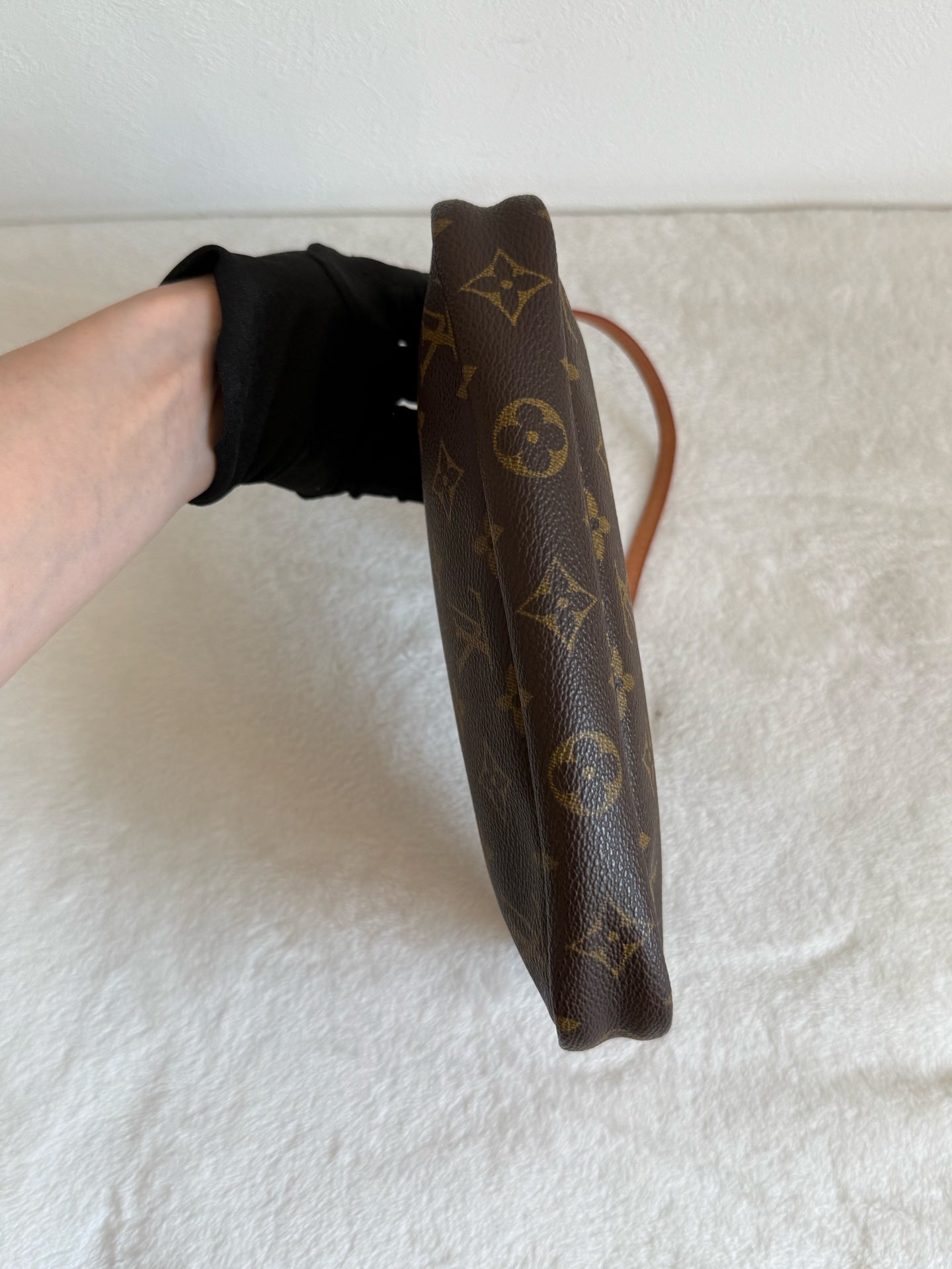VINTAGE LOUIS VUITTON  Pochette accessoire