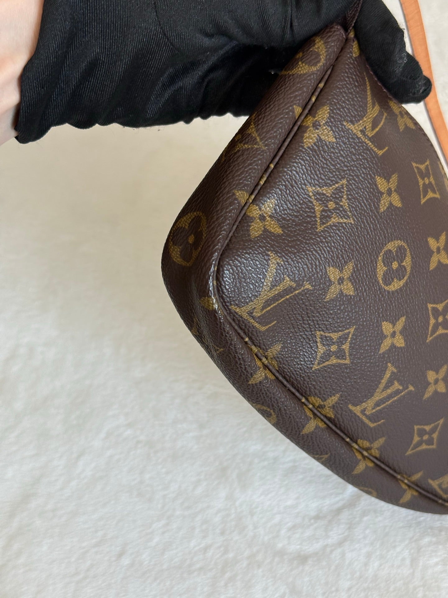 VINTAGE LOUIS VUITTON  Pochette accessoire