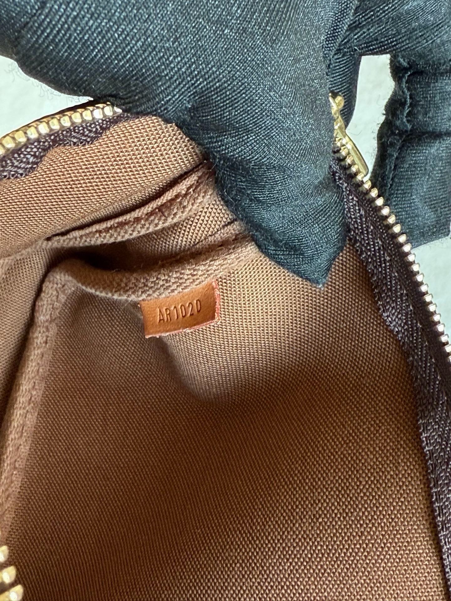 VINTAGE LOUIS VUITTON  Pochette accessoire