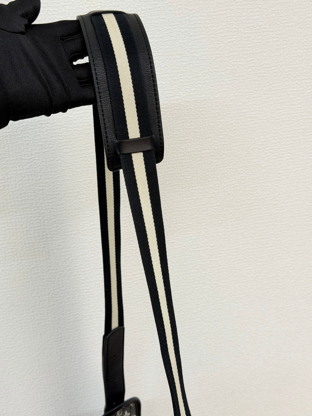 Louis Vuitton Mini Monogram Besace Mary Kate Black