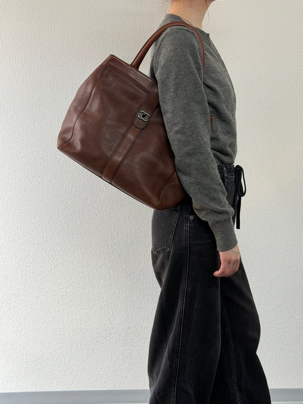 CHANEL  CC Turnlock Leather Totebag