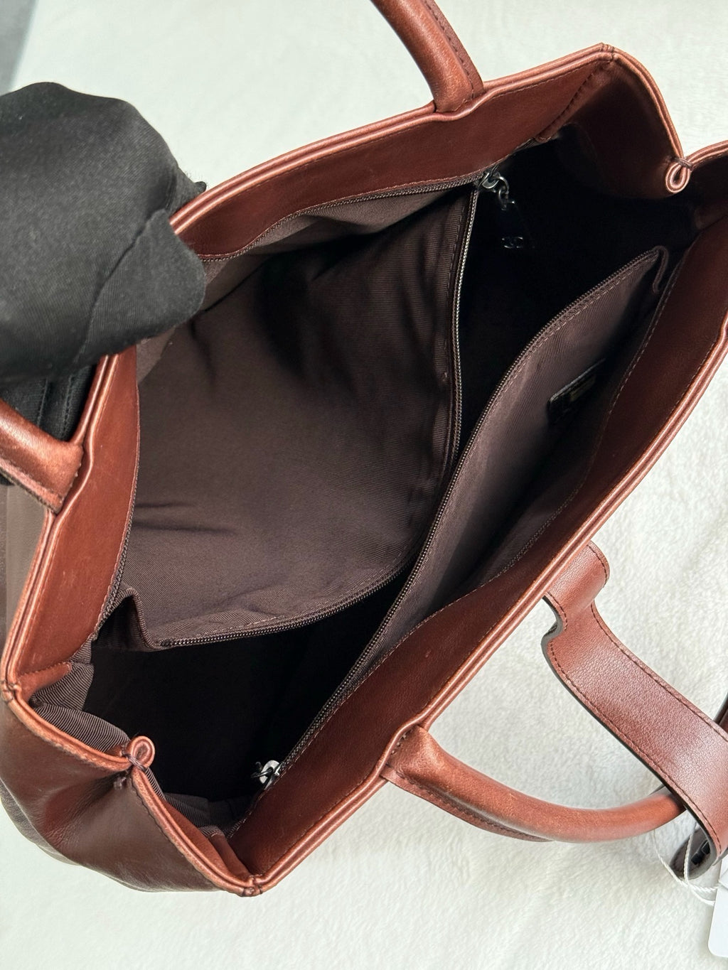 CHANEL  CC Turnlock Leather Totebag