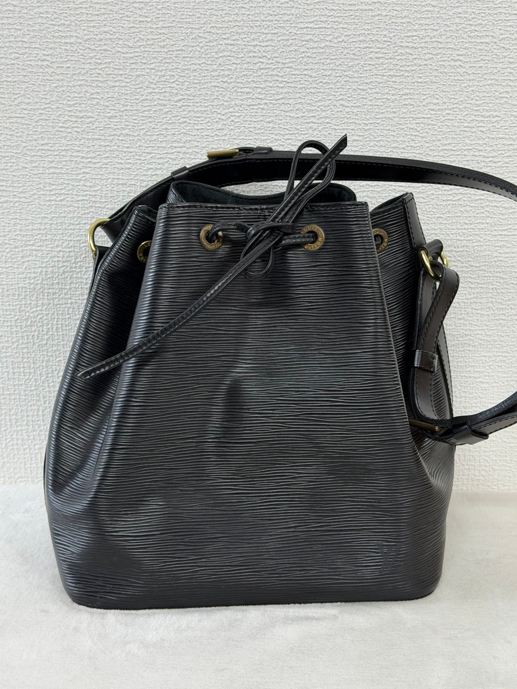 LOUIS VUITTON Epi Bucket Shoulderbag
