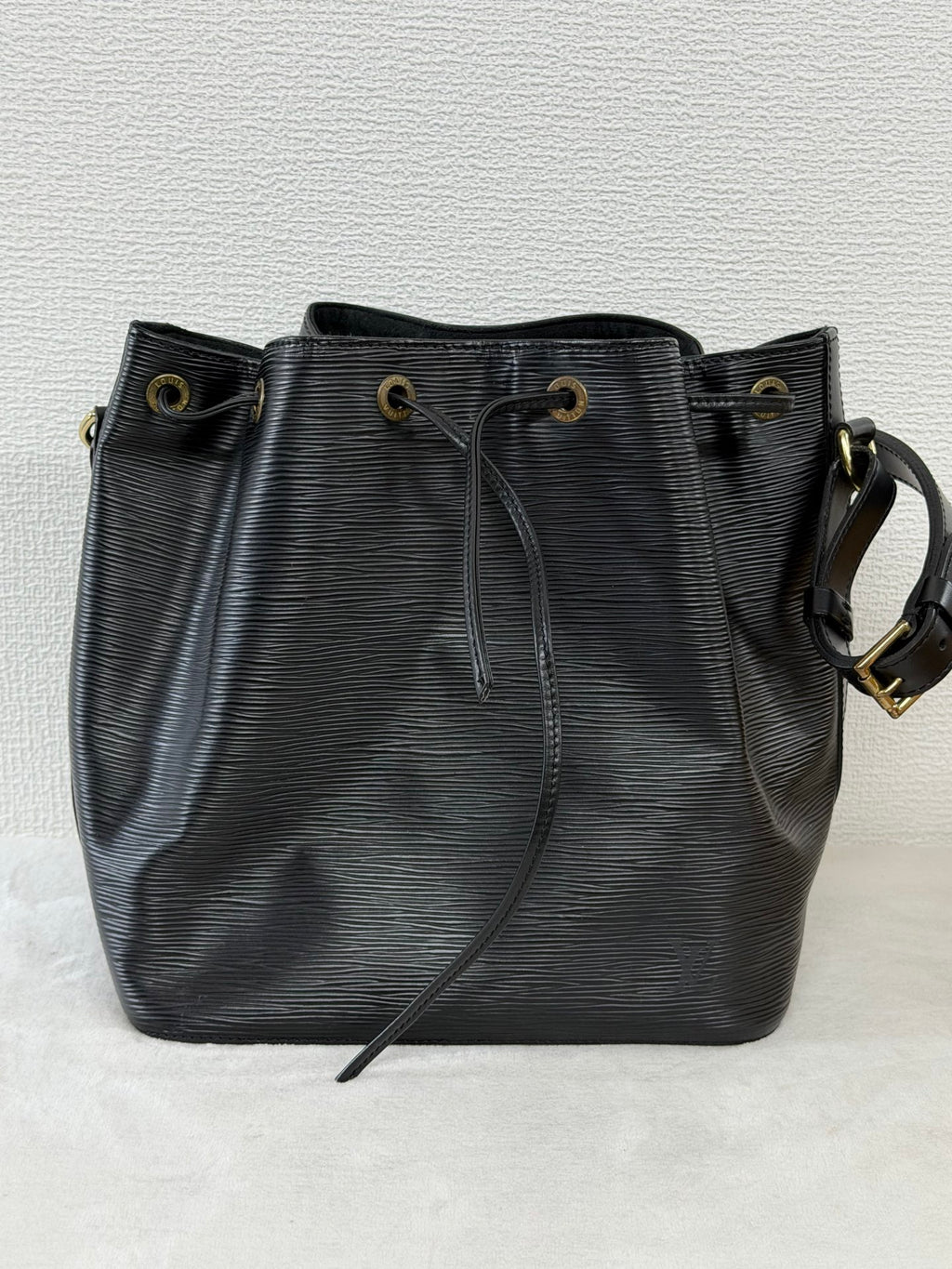 LOUIS VUITTON Epi Bucket Shoulderbag
