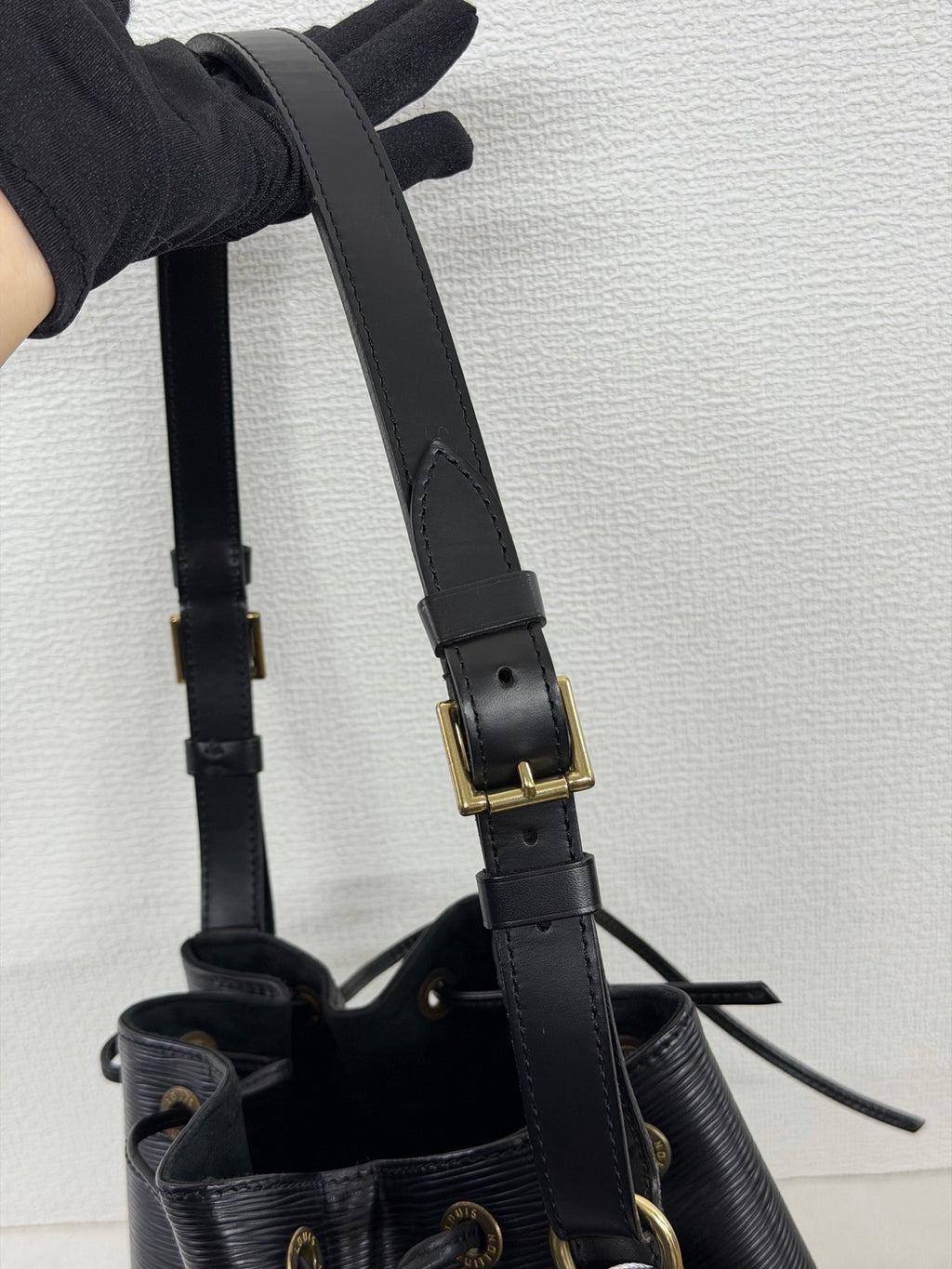 LOUIS VUITTON Epi Bucket Shoulderbag