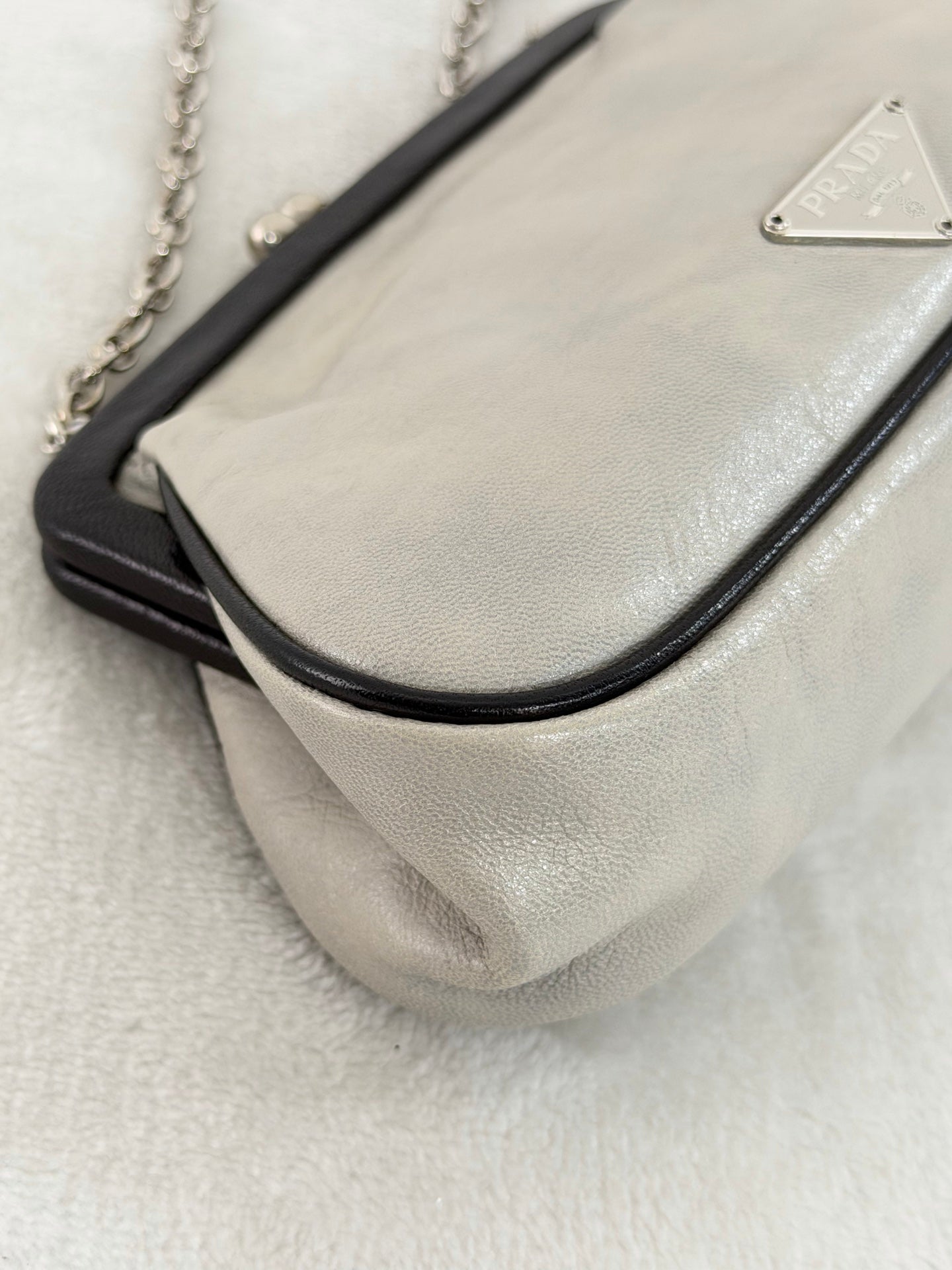 PRADA Frog Clasp Chainbag