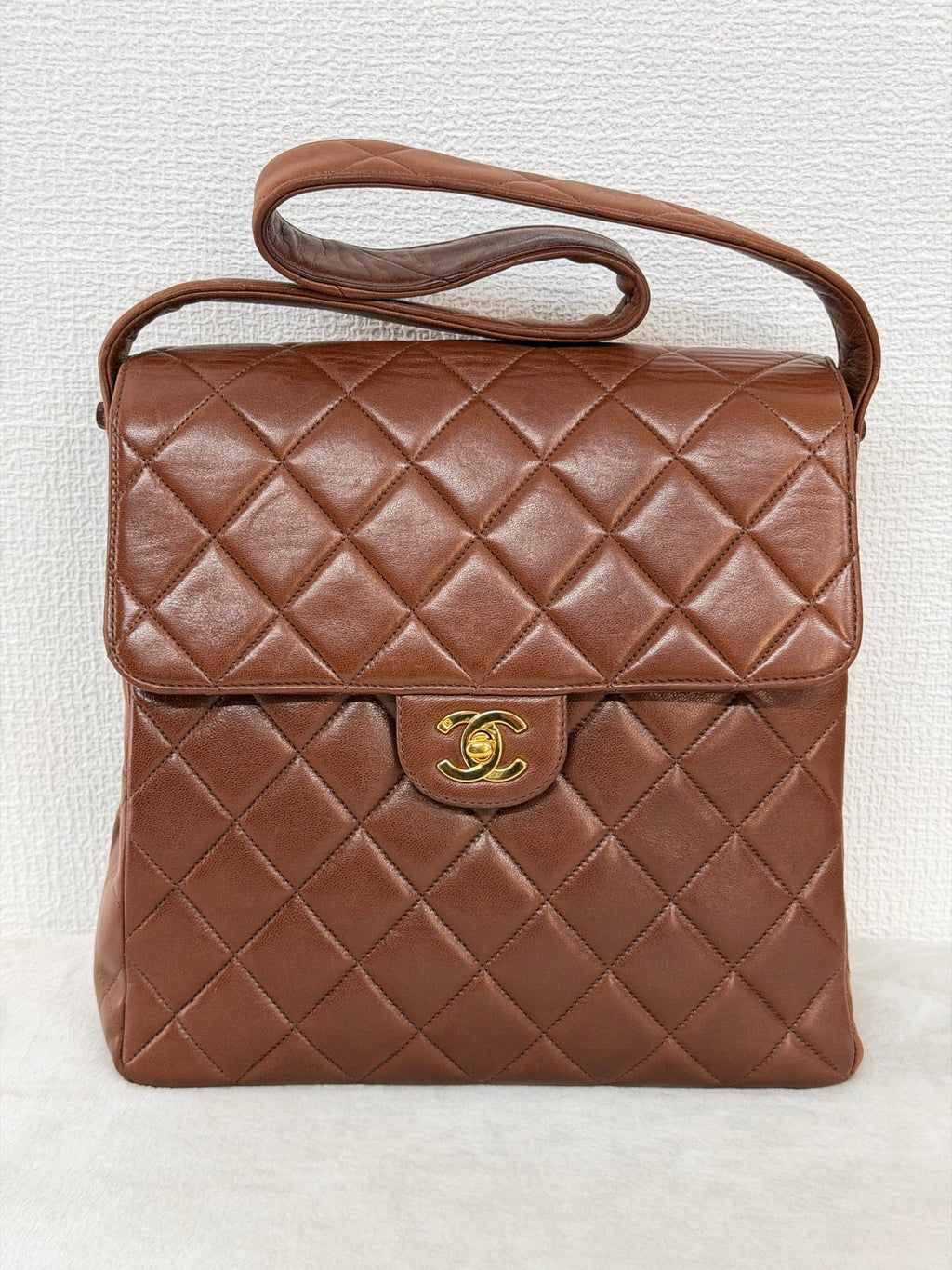 CHANEL Quilted Shoulderbag