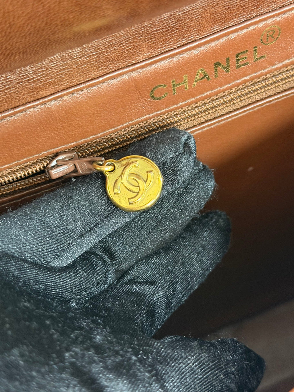 CHANEL Quilted Shoulderbag