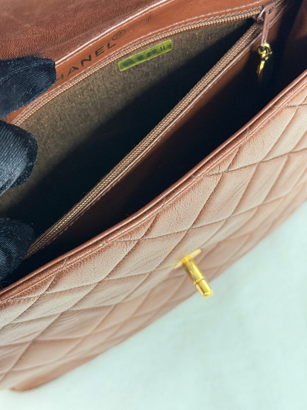 CHANEL Quilted Shoulderbag