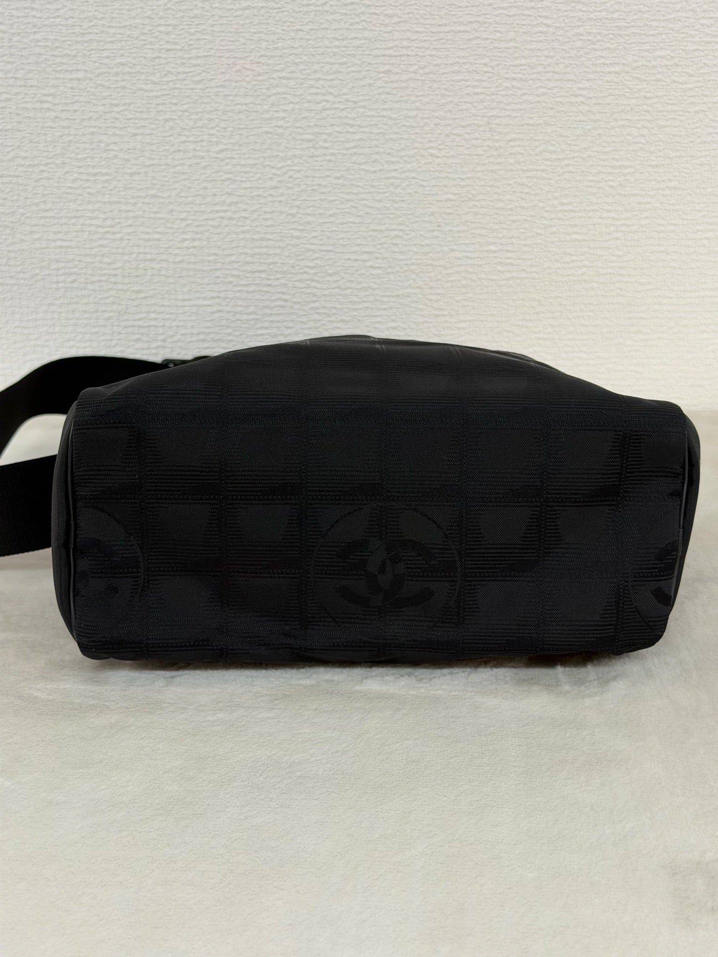 CHANEL Ice Cube Crossbody