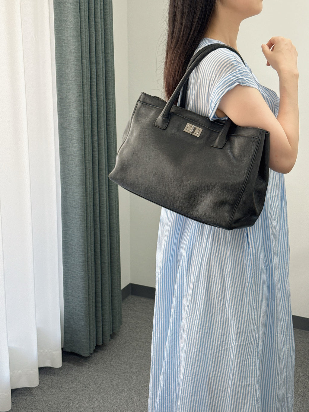 Chanel Shopping Bag Cerf Caviar Black Leather Tote