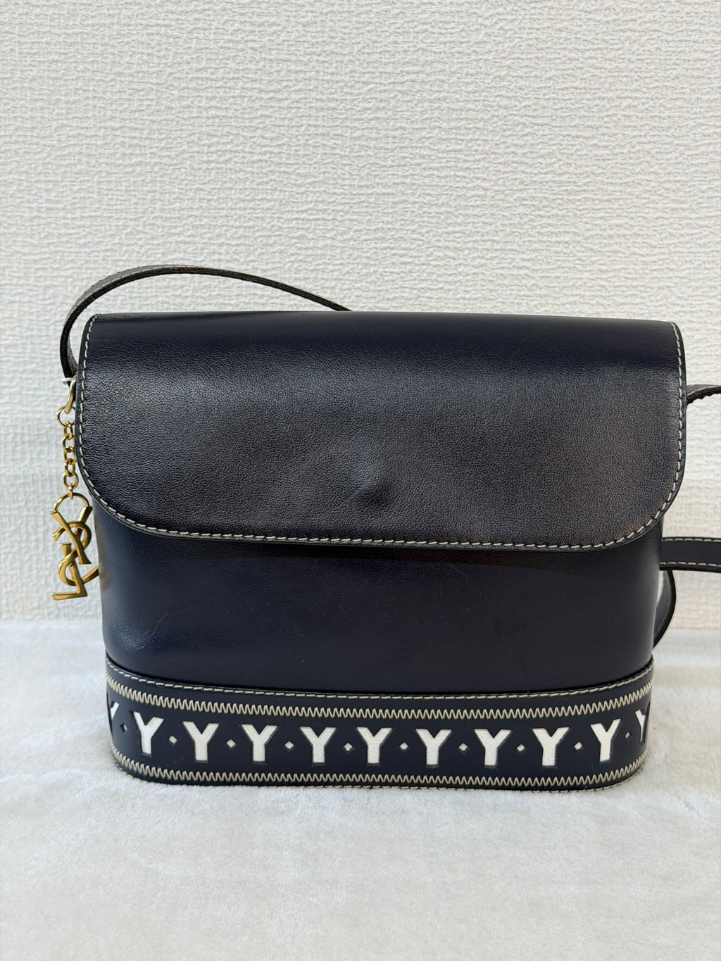 Yves Saint Laurent  Genuine Shoulderbag