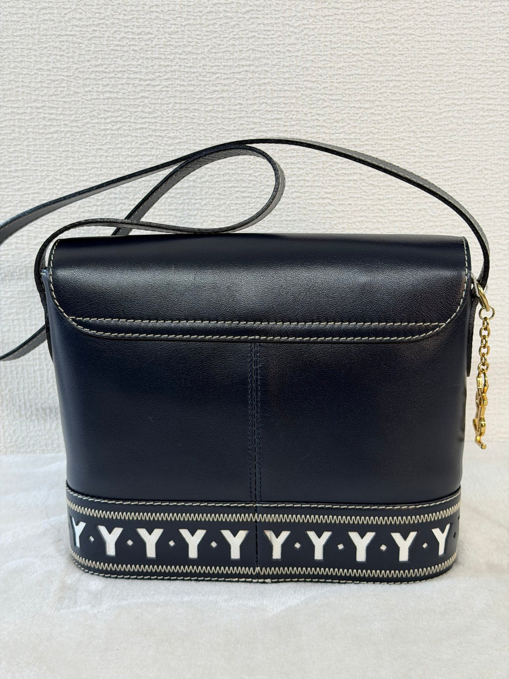 Yves Saint Laurent  Genuine Shoulderbag