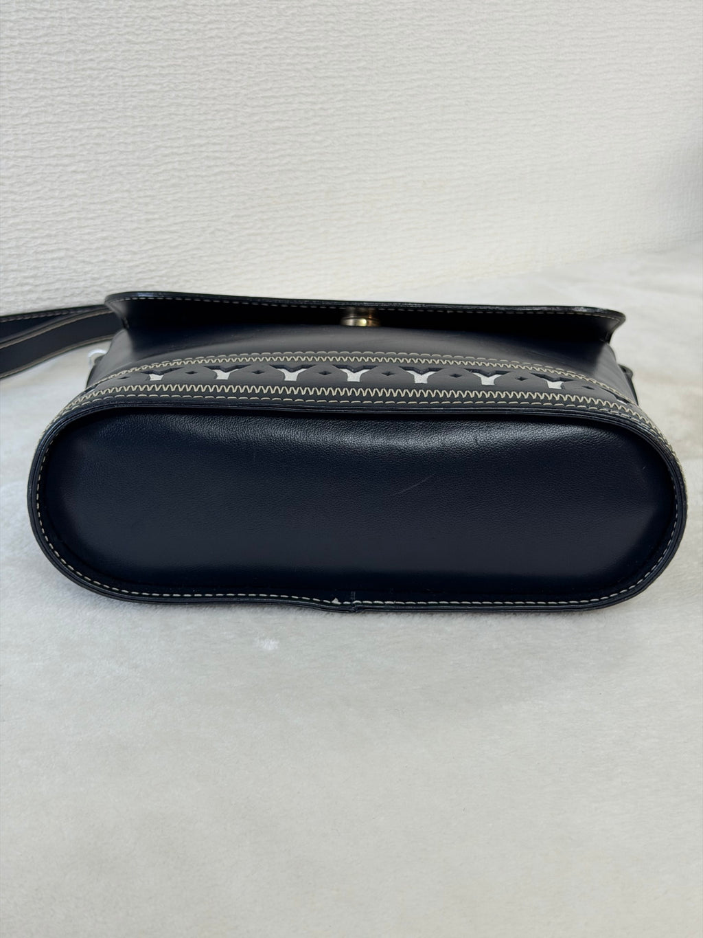 Yves Saint Laurent  Genuine Shoulderbag