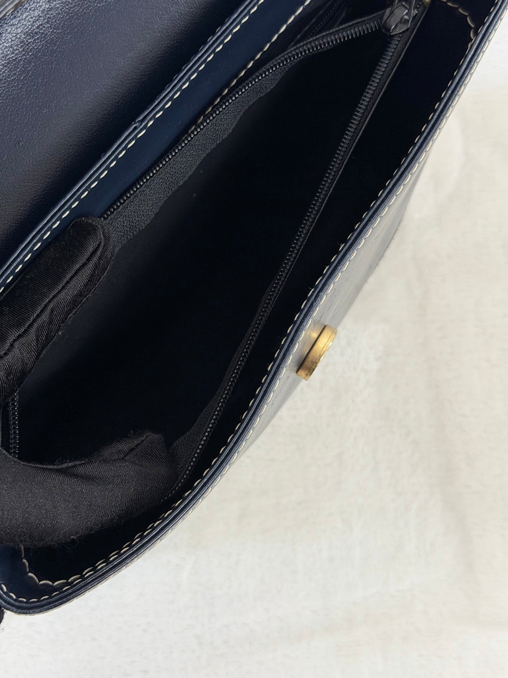 Yves Saint Laurent  Genuine Shoulderbag