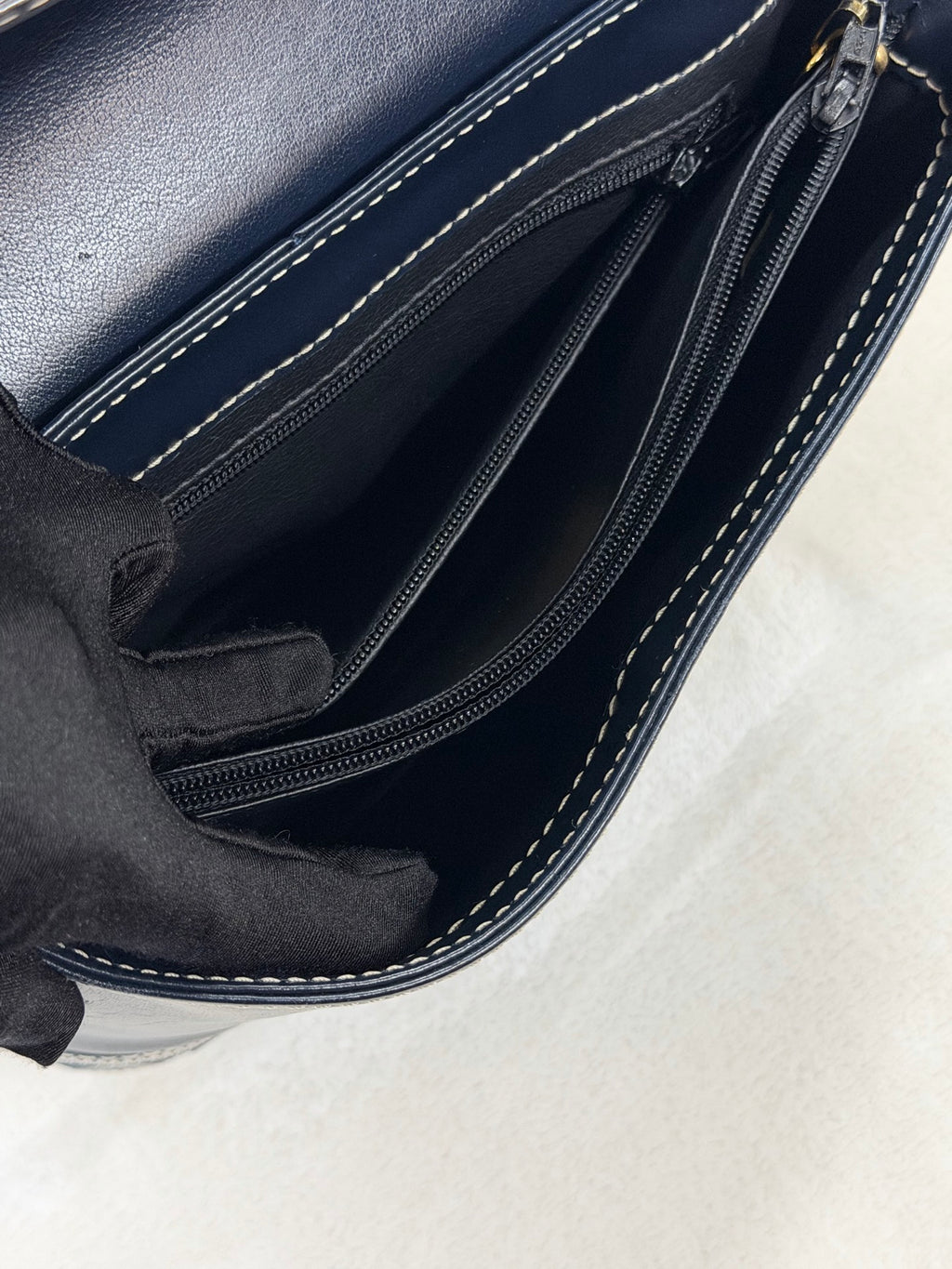 Yves Saint Laurent  Genuine Shoulderbag