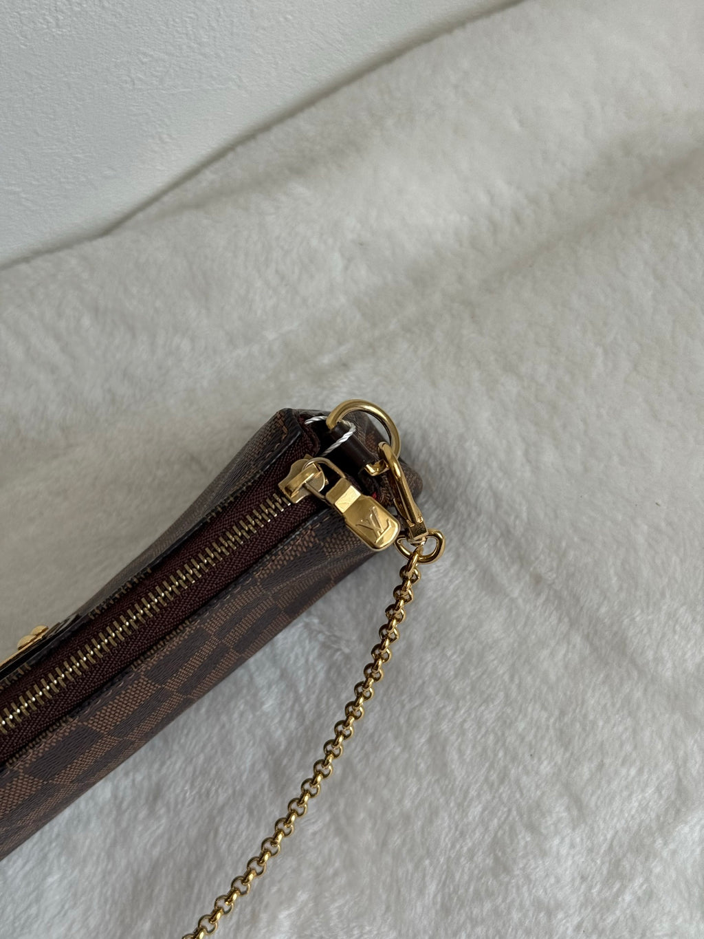 LOUIS VUITTON Damier EVA Chainbag