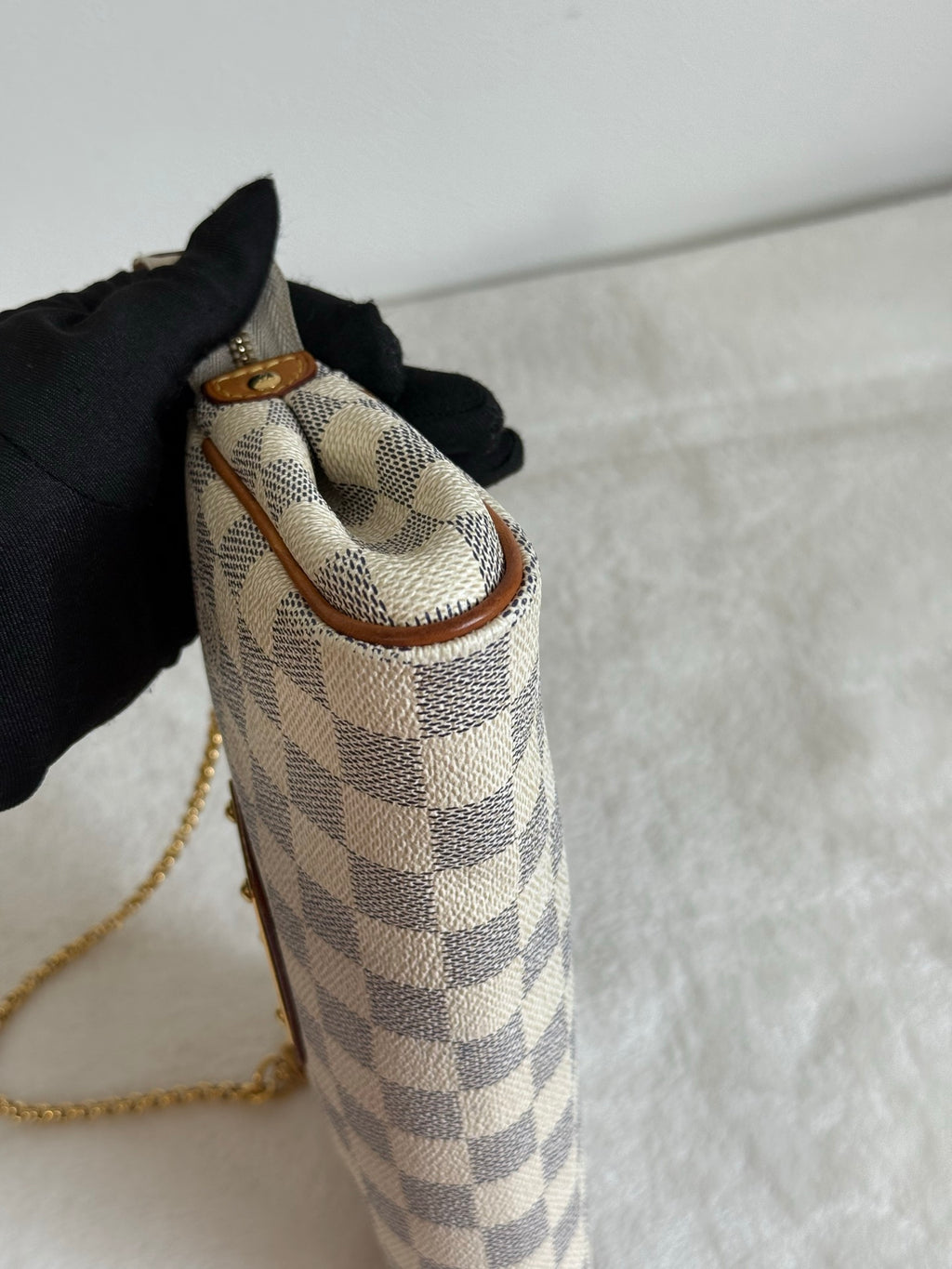 LOUIS VUITTON Damier EVA  Chainbag (white)
