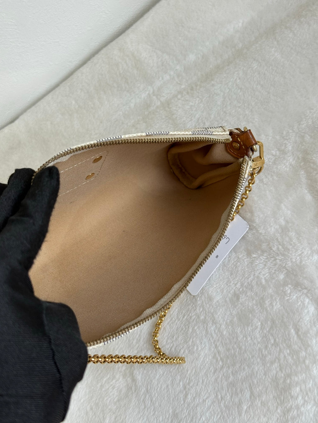 LOUIS VUITTON Damier EVA  Chainbag (white)