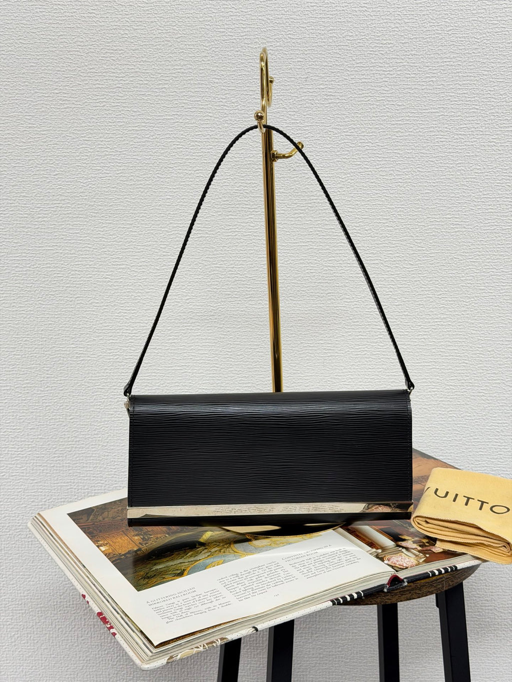LOUIS VUITTON Epi Shoulderbag