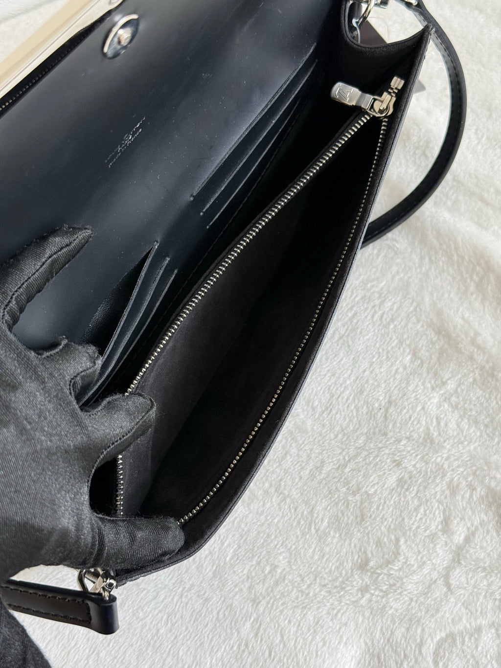 LOUIS VUITTON Epi Shoulderbag