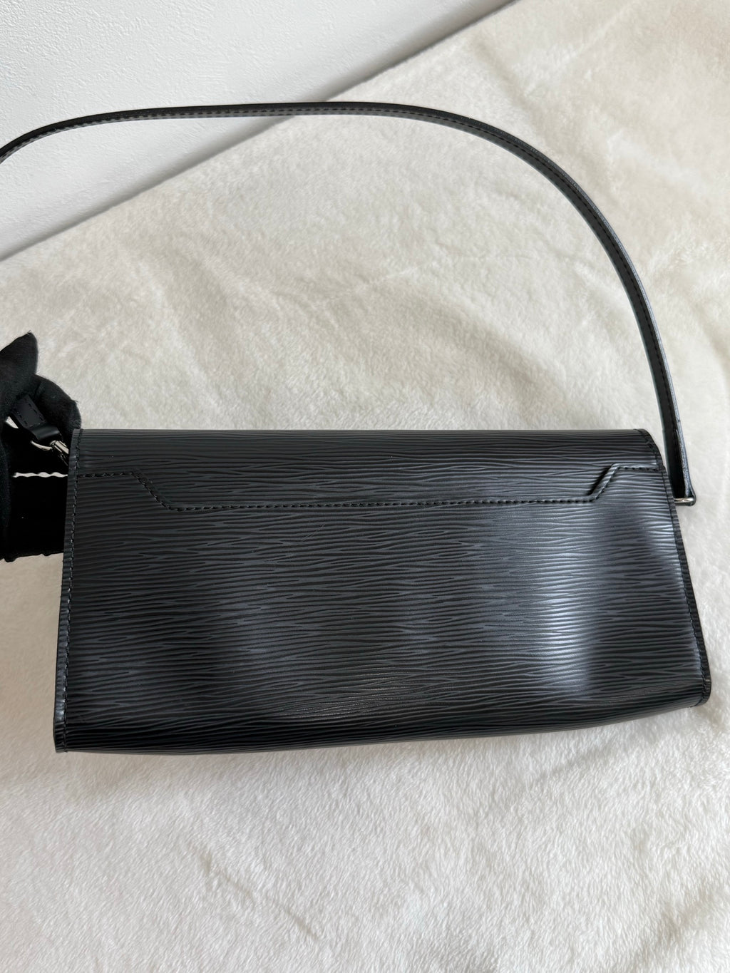 LOUIS VUITTON Epi Shoulderbag