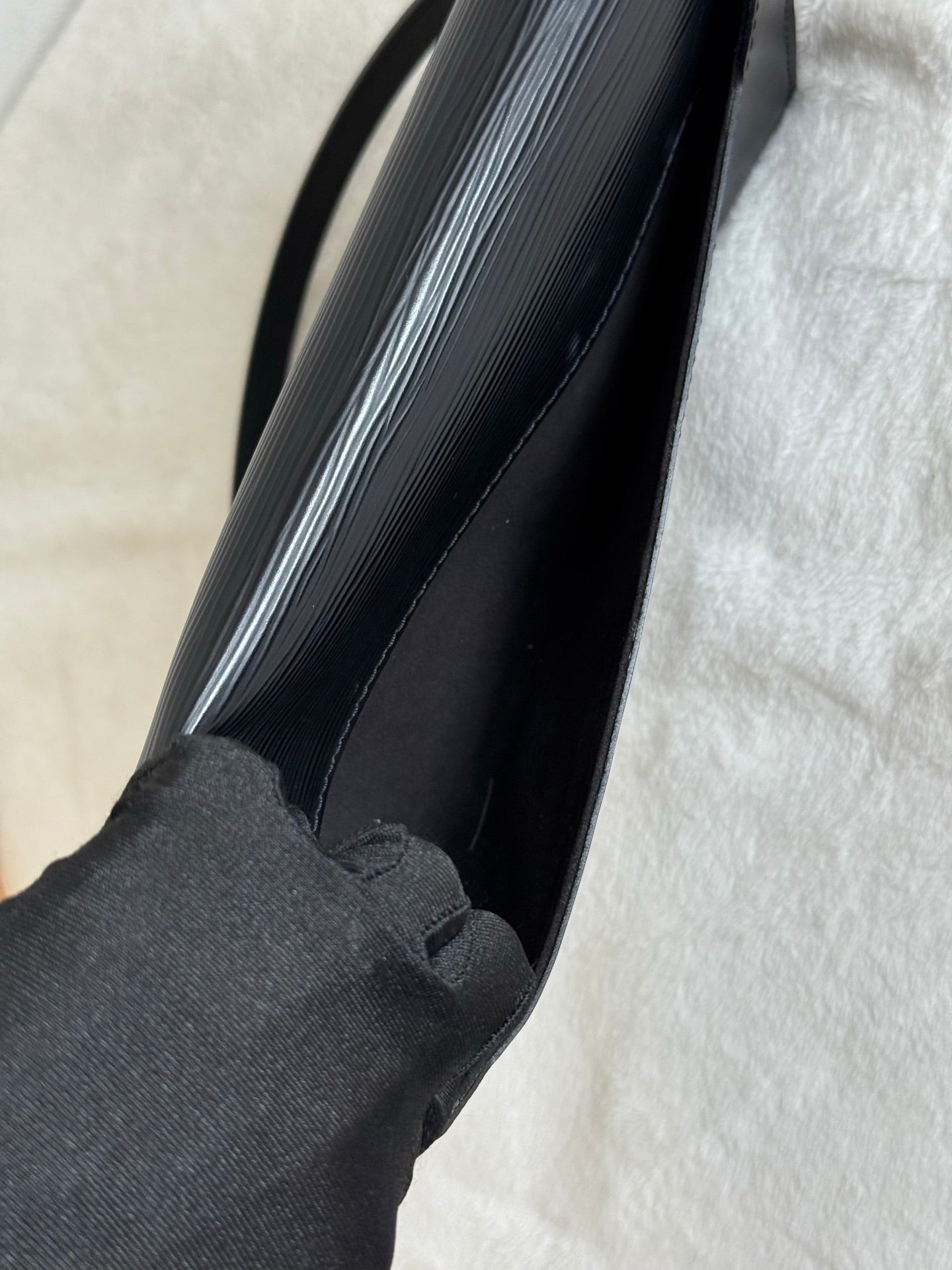 LOUIS VUITTON Epi Shoulderbag