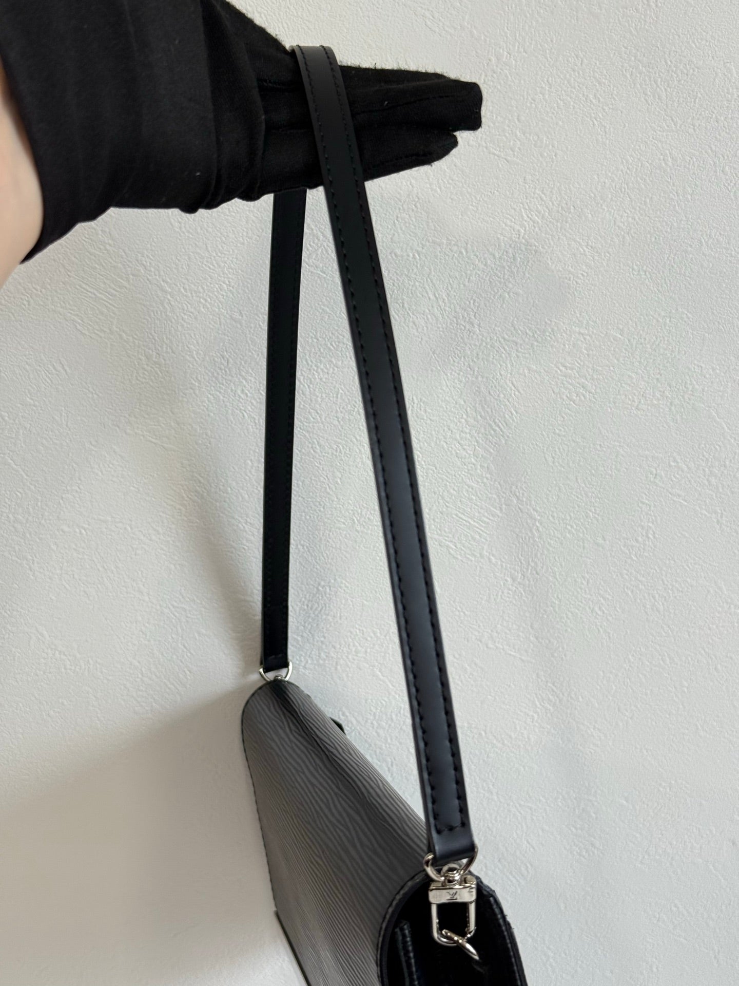 LOUIS VUITTON Epi Shoulderbag