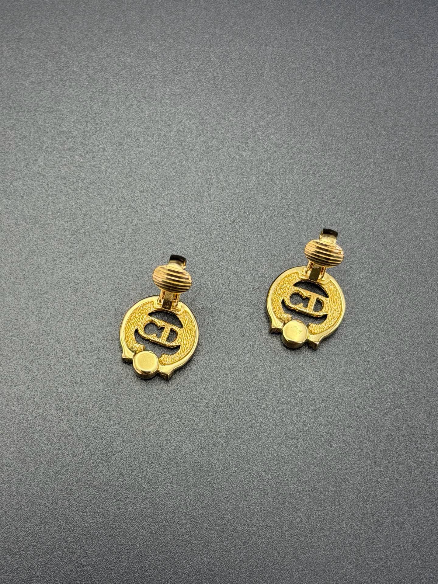 CHRISTIAN DIOR CD Logo Ear Clips