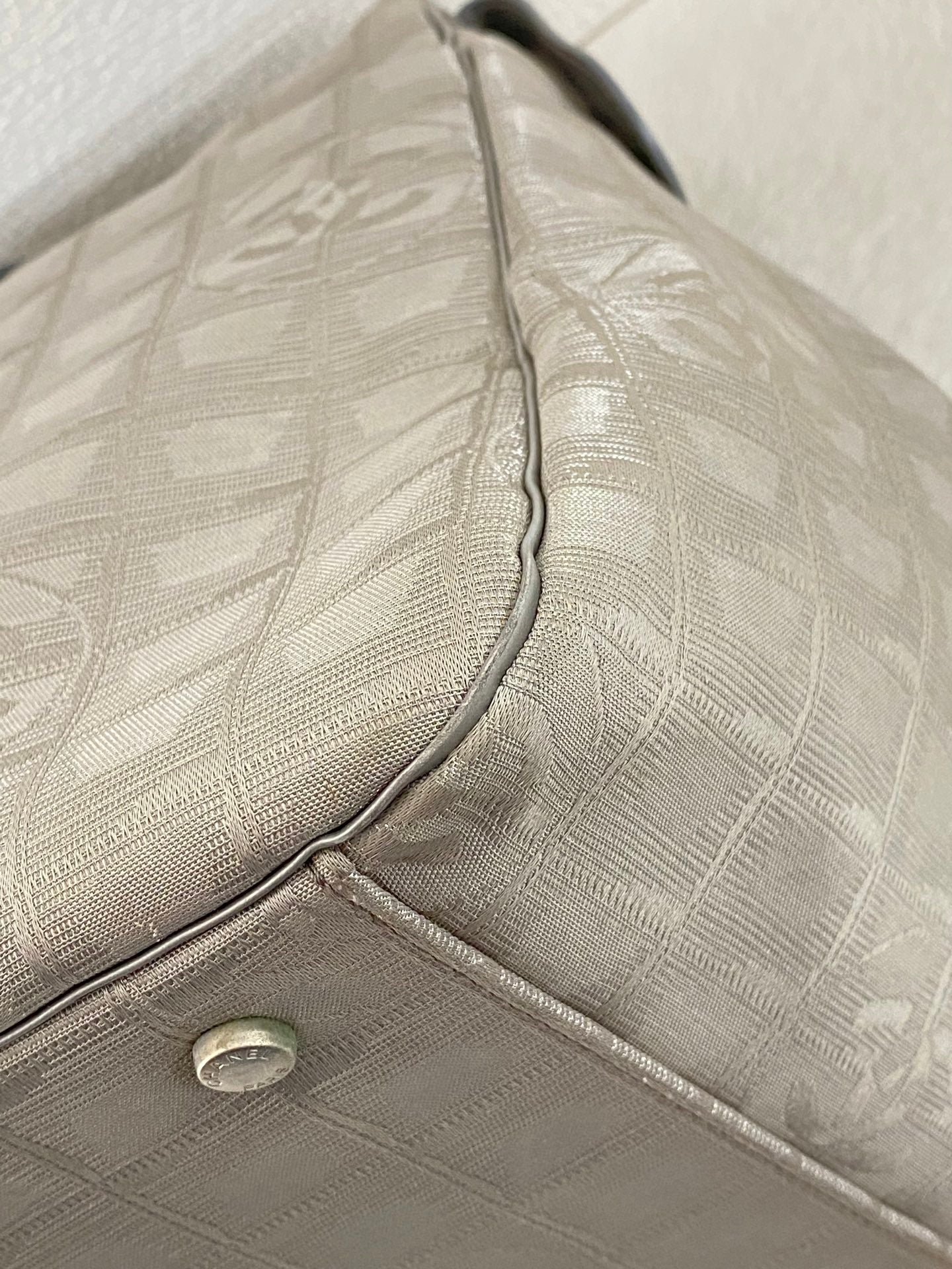 CHANEL Ice Cube Shoulderbag