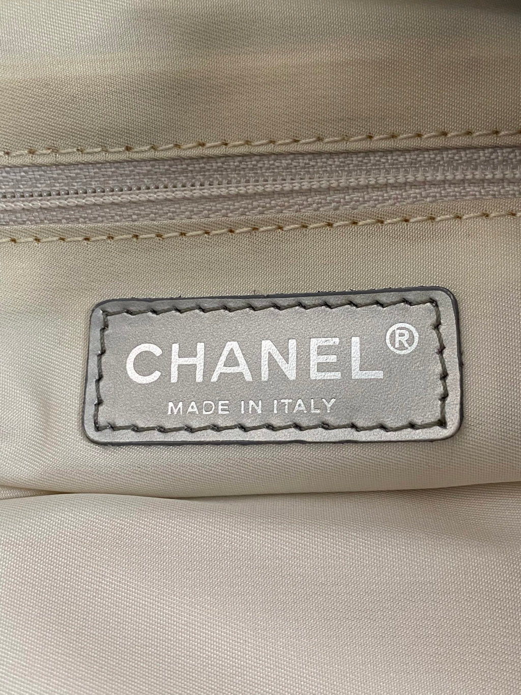 CHANEL Ice Cube Shoulderbag