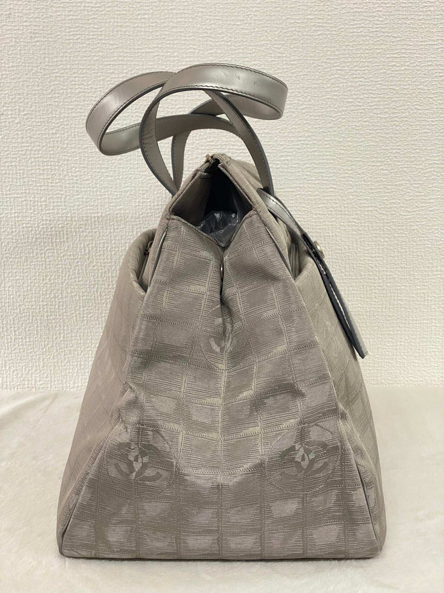 CHANEL Ice Cube Shoulderbag