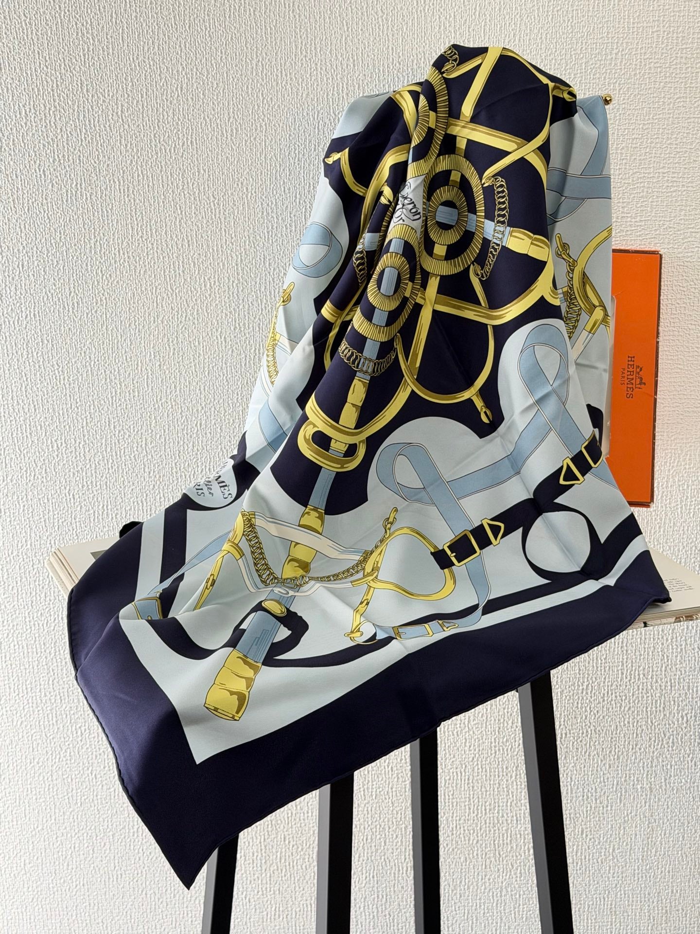 HERMES Eperon d'Or Silk Scarf 90'