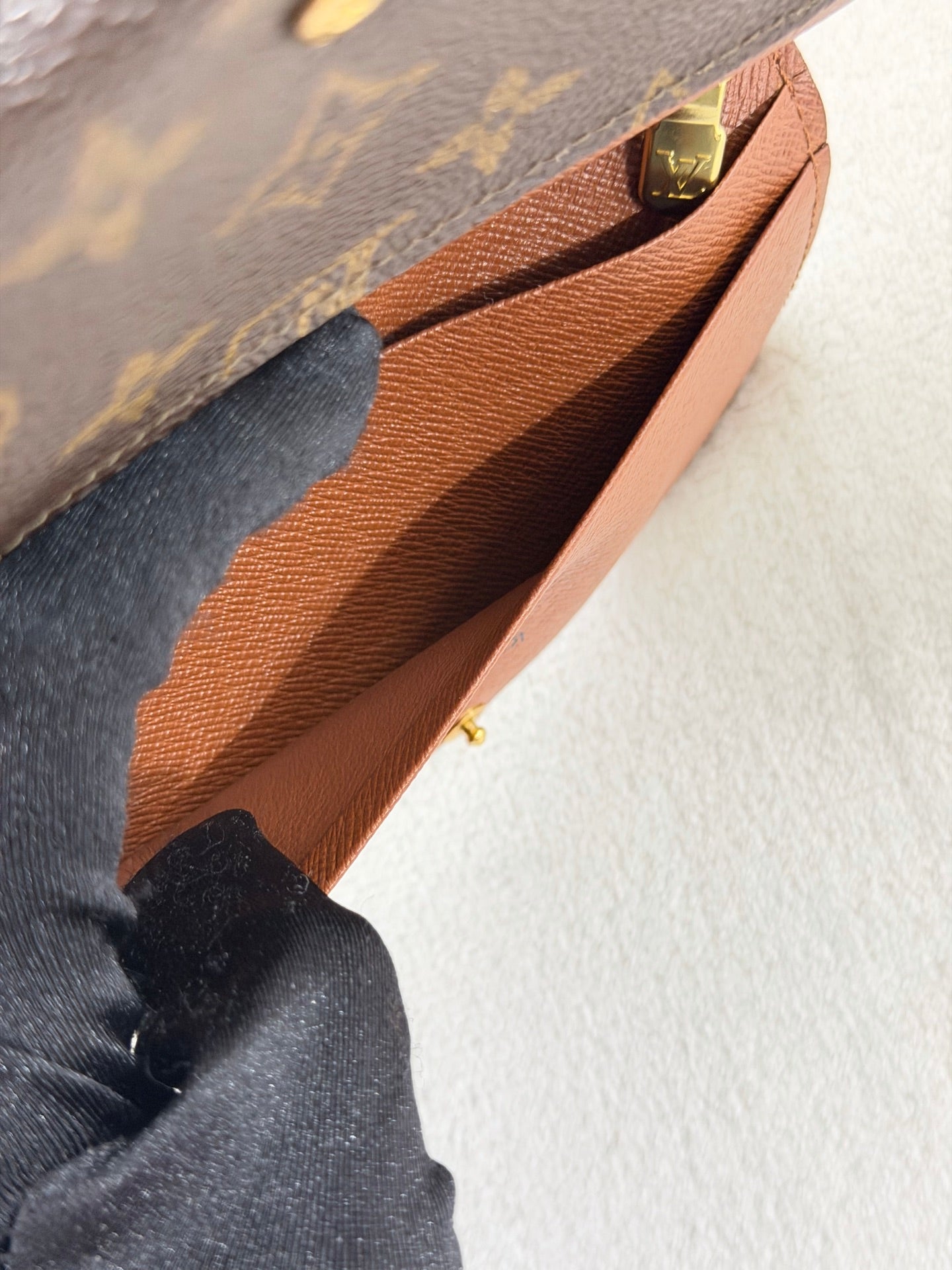 LOUIS VUITTON Monogram Bifold Wallet